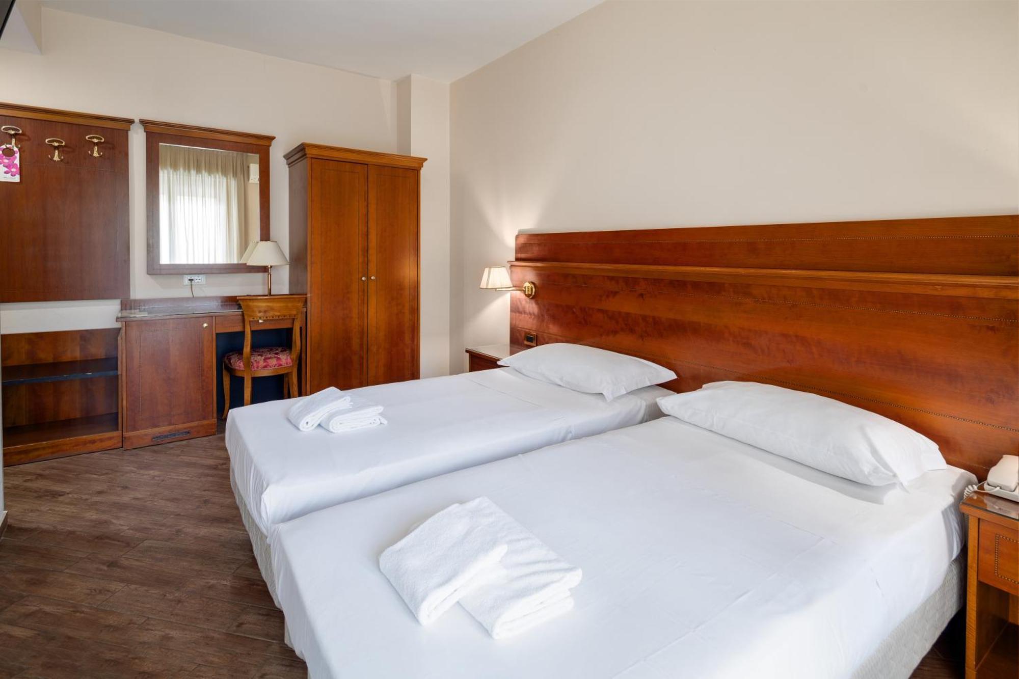Hotel Excelsior Pavie Extérieur photo