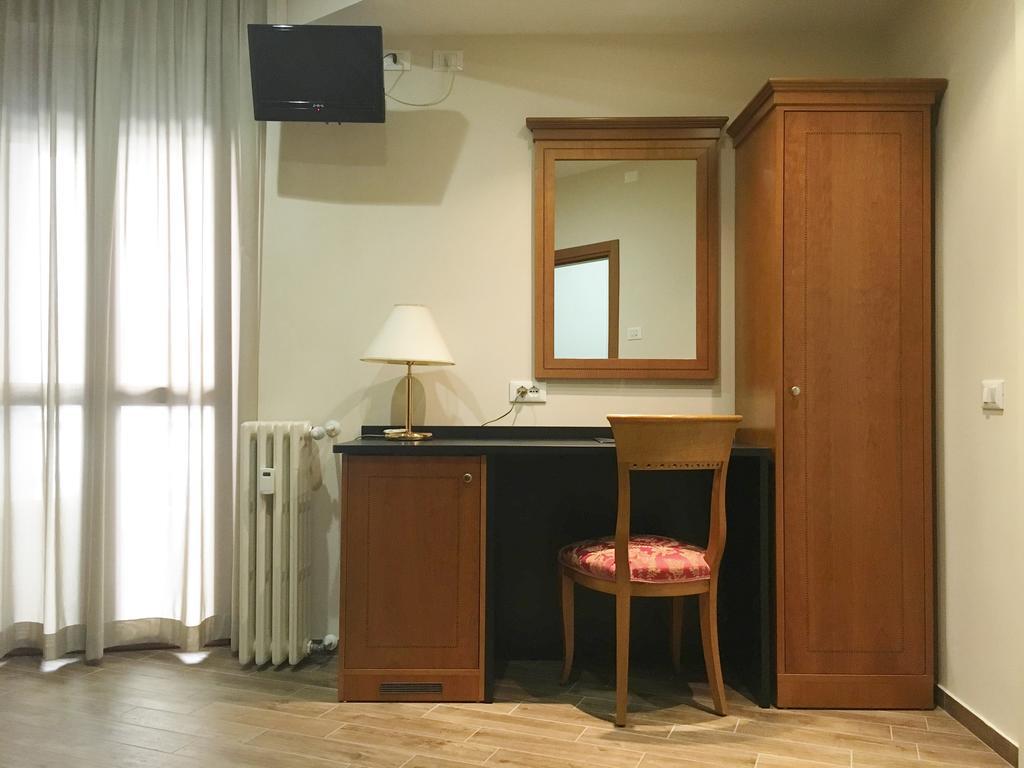 Hotel Excelsior Pavie Extérieur photo