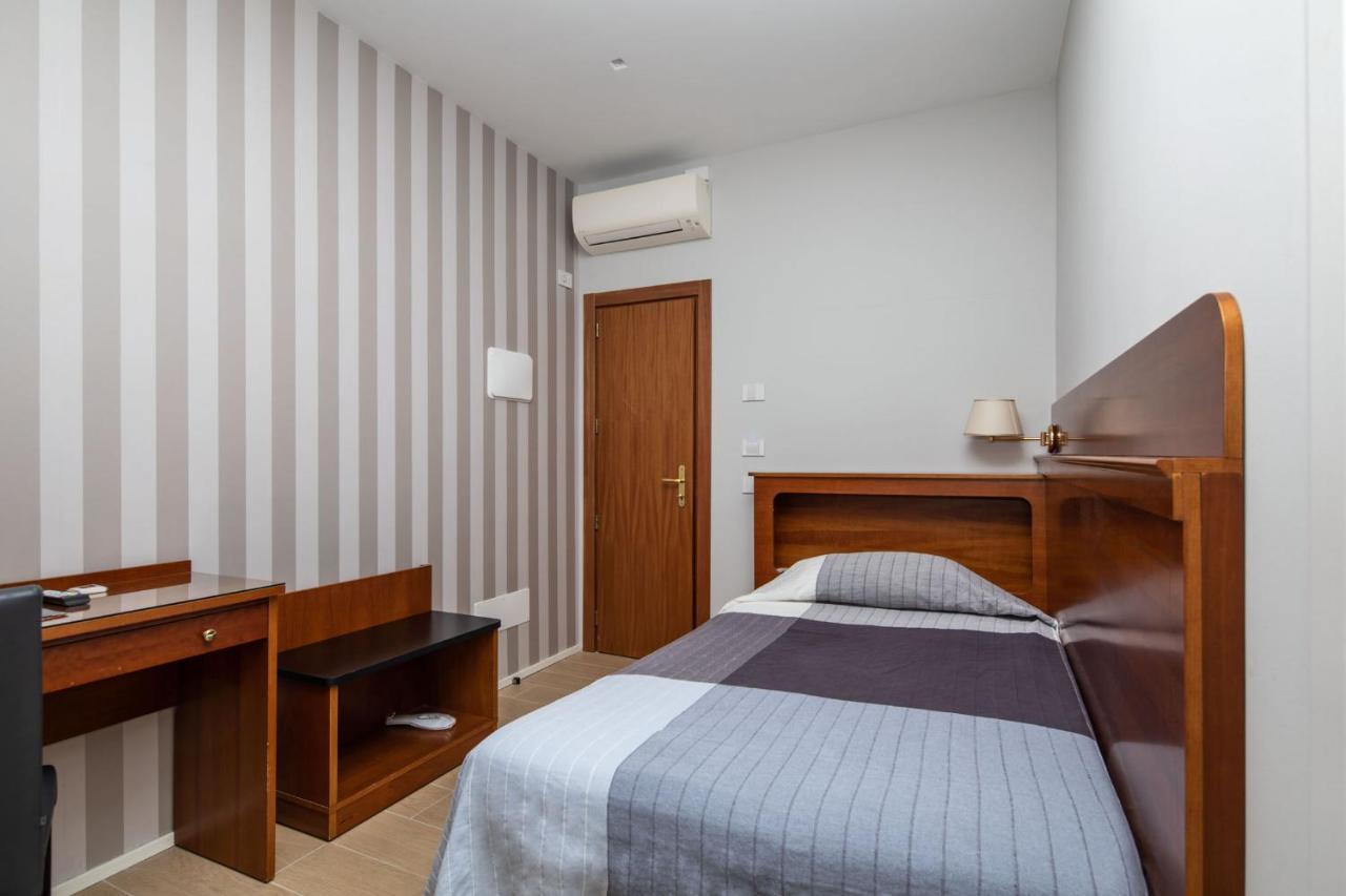 Hotel Excelsior Pavie Extérieur photo